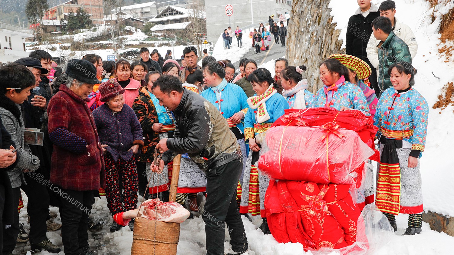 水栗凼村雪中喜事，隆回花瑶婚礼