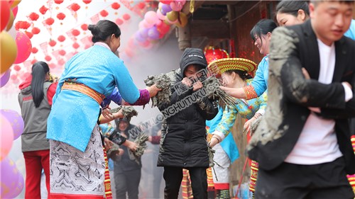 崇木凼的一场花瑶婚礼