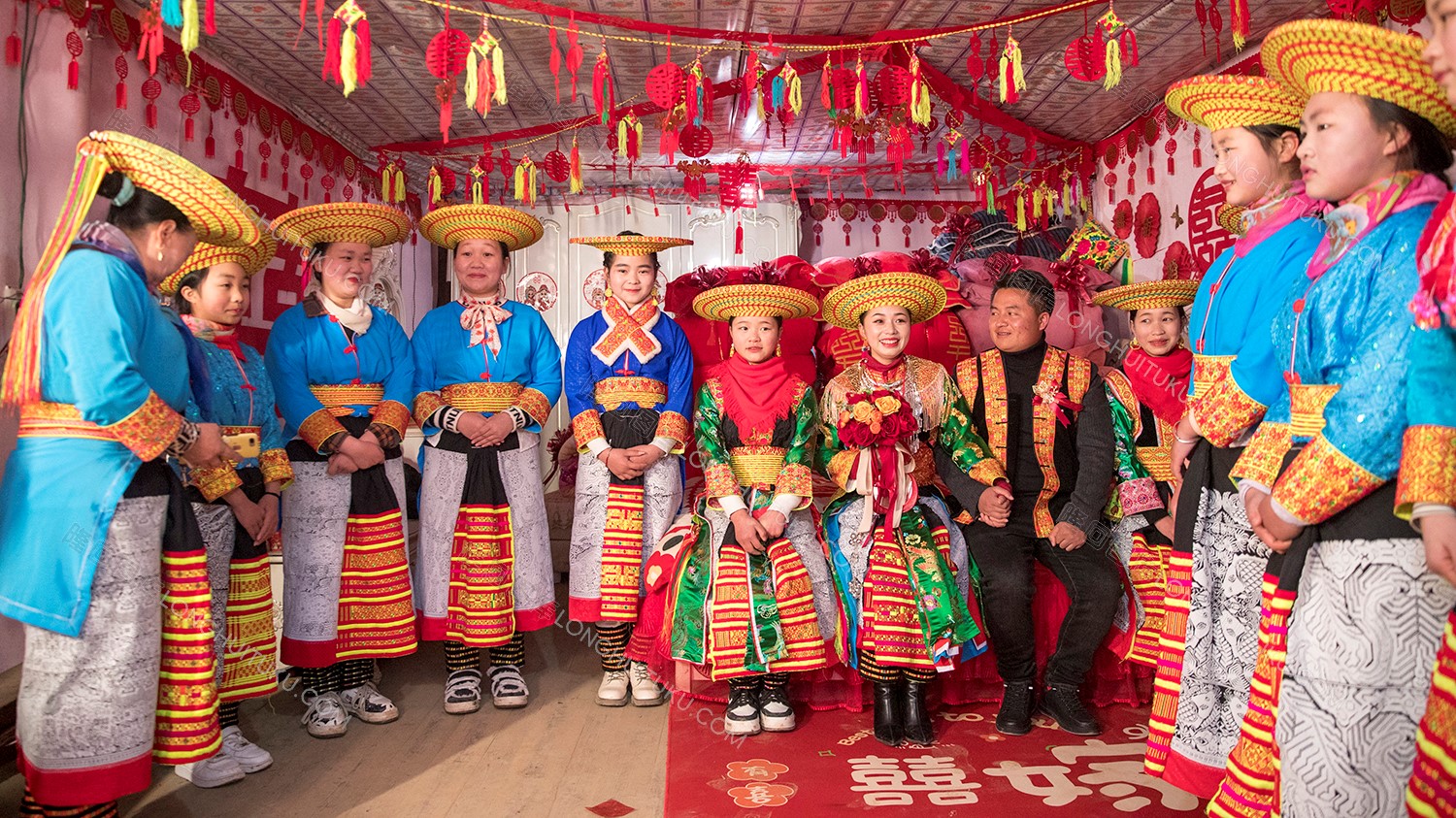 花瑶婚礼，圣洁而又疯狂的结婚仪式