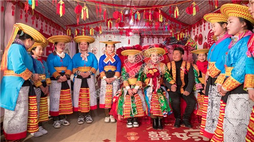 花瑶婚礼，圣洁而又疯狂的结婚仪式