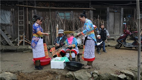 花瑶婚礼，圣洁而又疯狂的结婚仪式