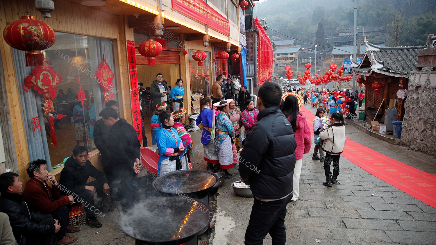 花瑶婚礼，圣洁而又疯狂的结婚仪式