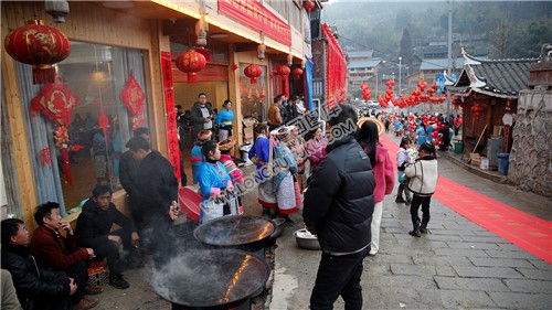 花瑶婚礼，圣洁而又疯狂的结婚仪式