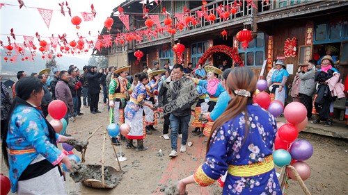 花瑶婚礼，圣洁而又疯狂的结婚仪式