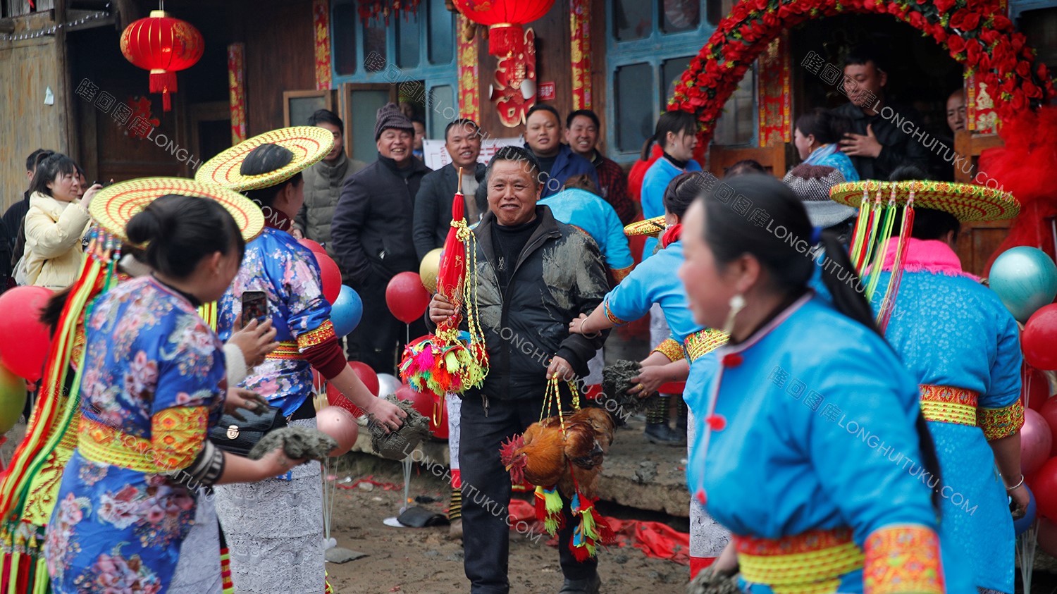 花瑶婚礼，圣洁而又疯狂的结婚仪式