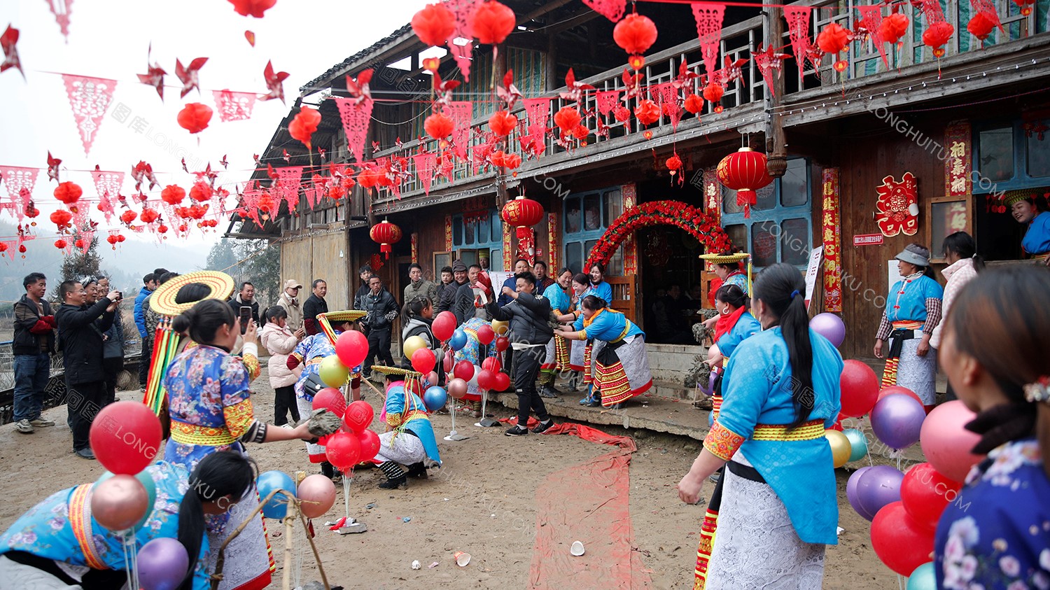 花瑶婚礼，圣洁而又疯狂的结婚仪式