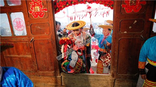 花瑶婚礼，圣洁而又疯狂的结婚仪式