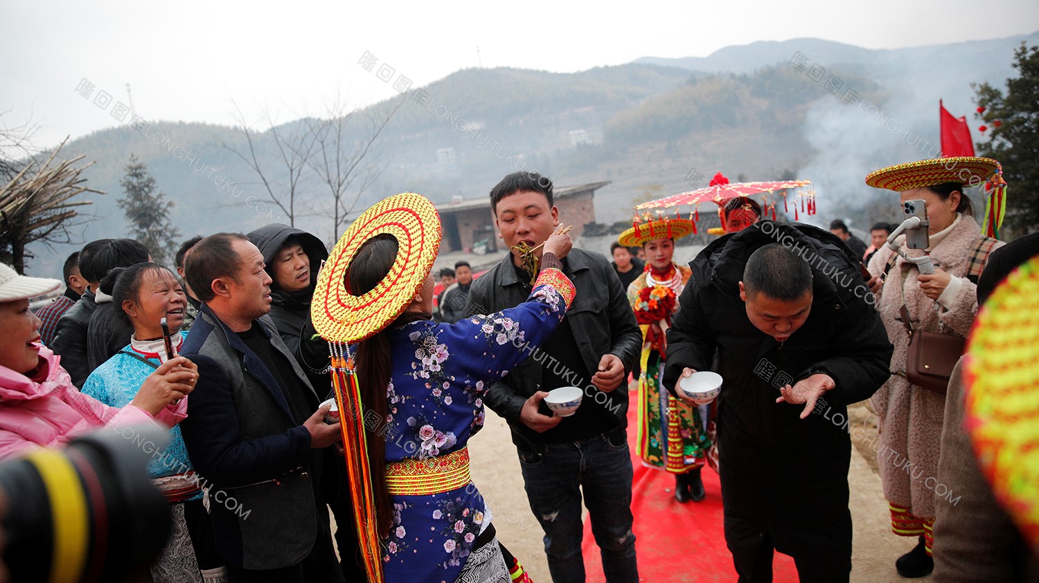 花瑶婚礼，圣洁而又疯狂的结婚仪式