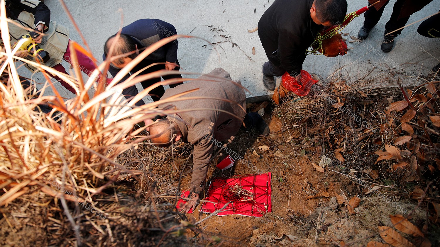 花瑶婚礼，圣洁而又疯狂的结婚仪式