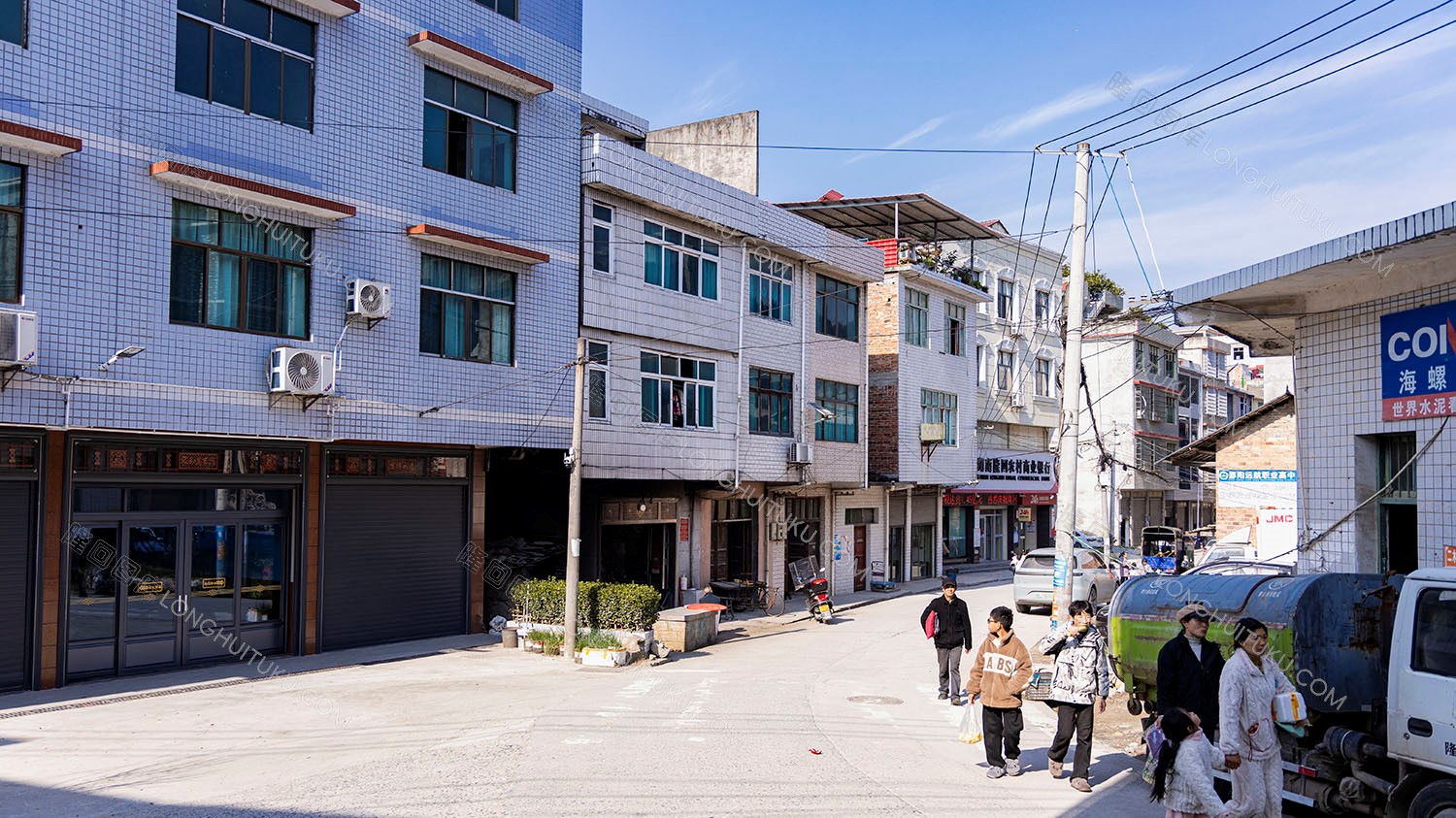 罗洪农商行路口