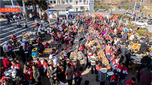 草原学校杀猪宴