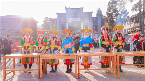 草原学校家长们组成的礼仪组