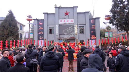 虎形山草原村春晚活动现场