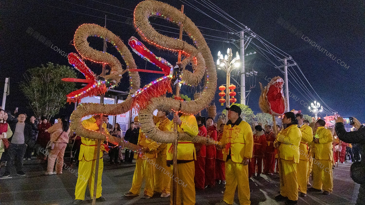 隆回梅山龙狮草龙队伍