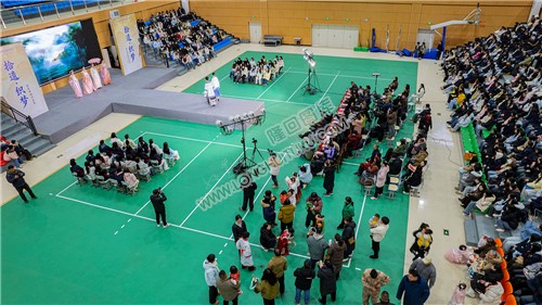 隆回职中时装秀现场航拍