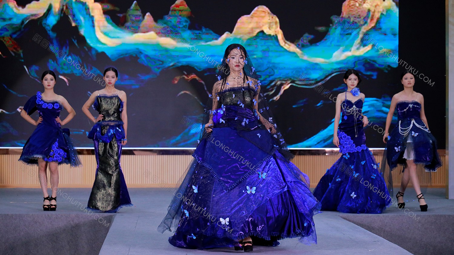 隆回职中学生们的时装秀