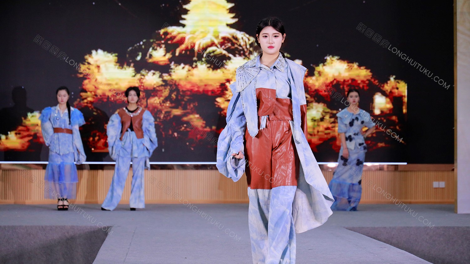 隆回职中非遗时装秀