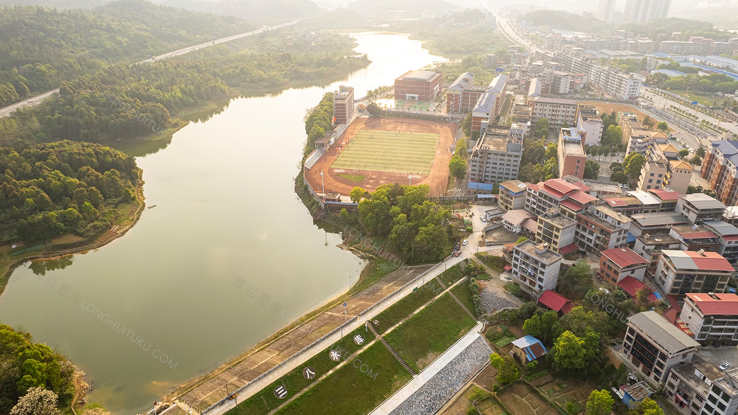 三八水库旁的隆回九中