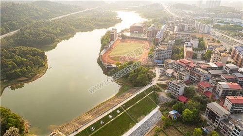 三八水库旁的隆回九中