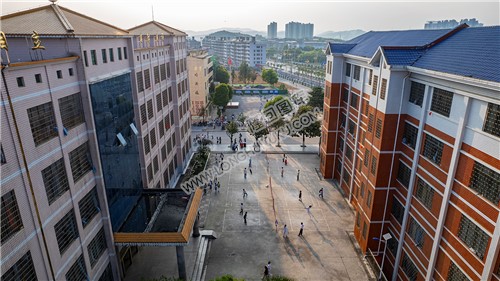 隆回九中教学楼