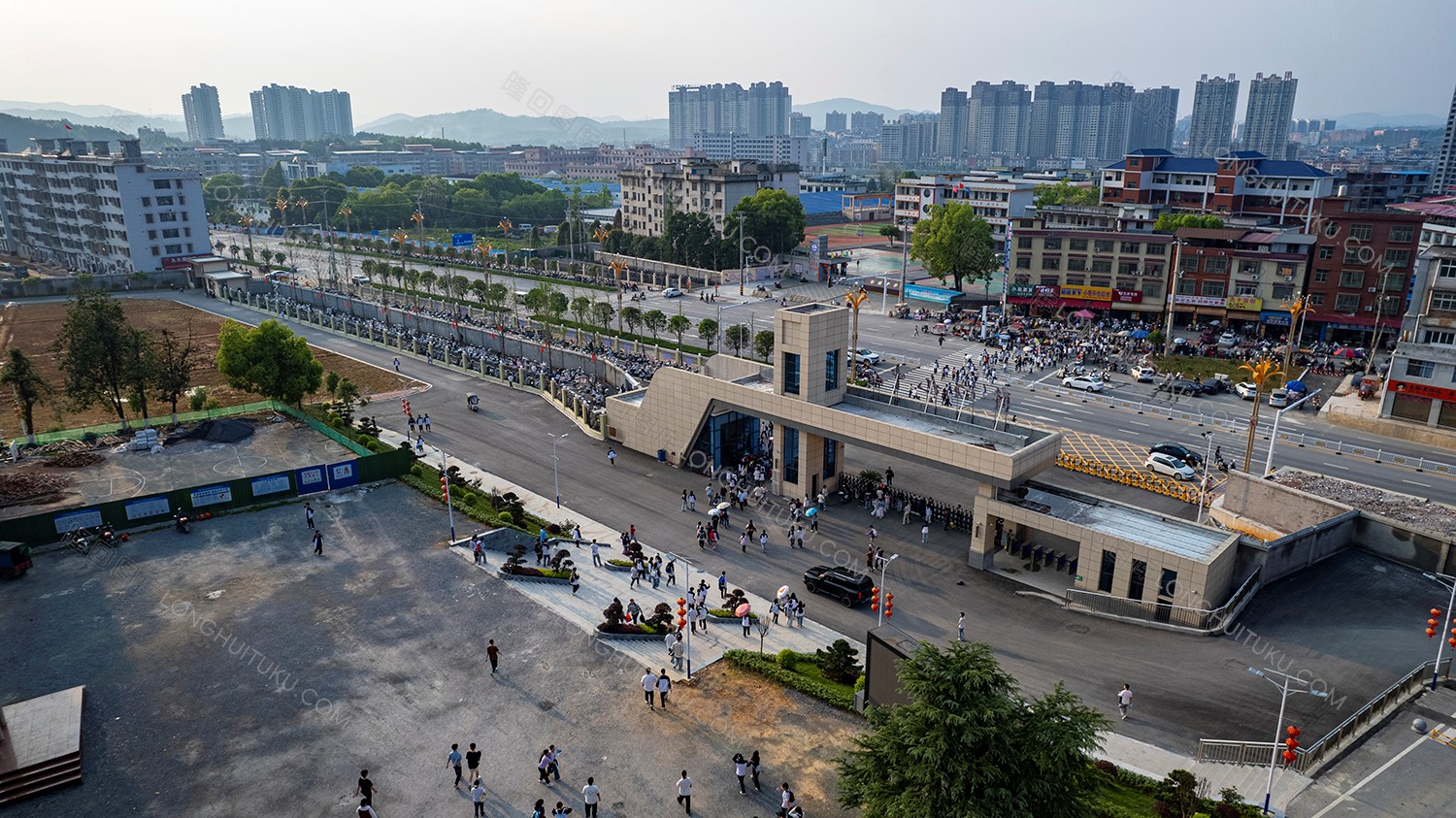 环城南路旁的隆回九中