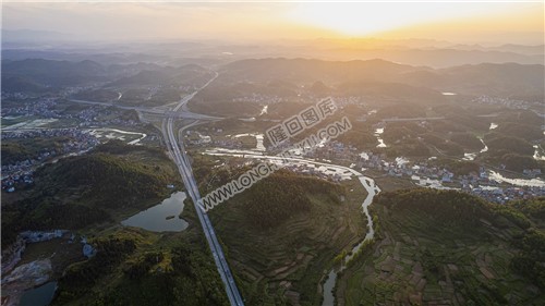 石马村上空看三阁司枢纽