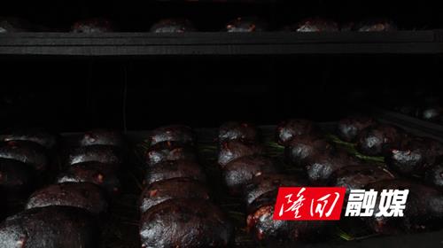 冬韵启幕 猪血丸子赶制忙